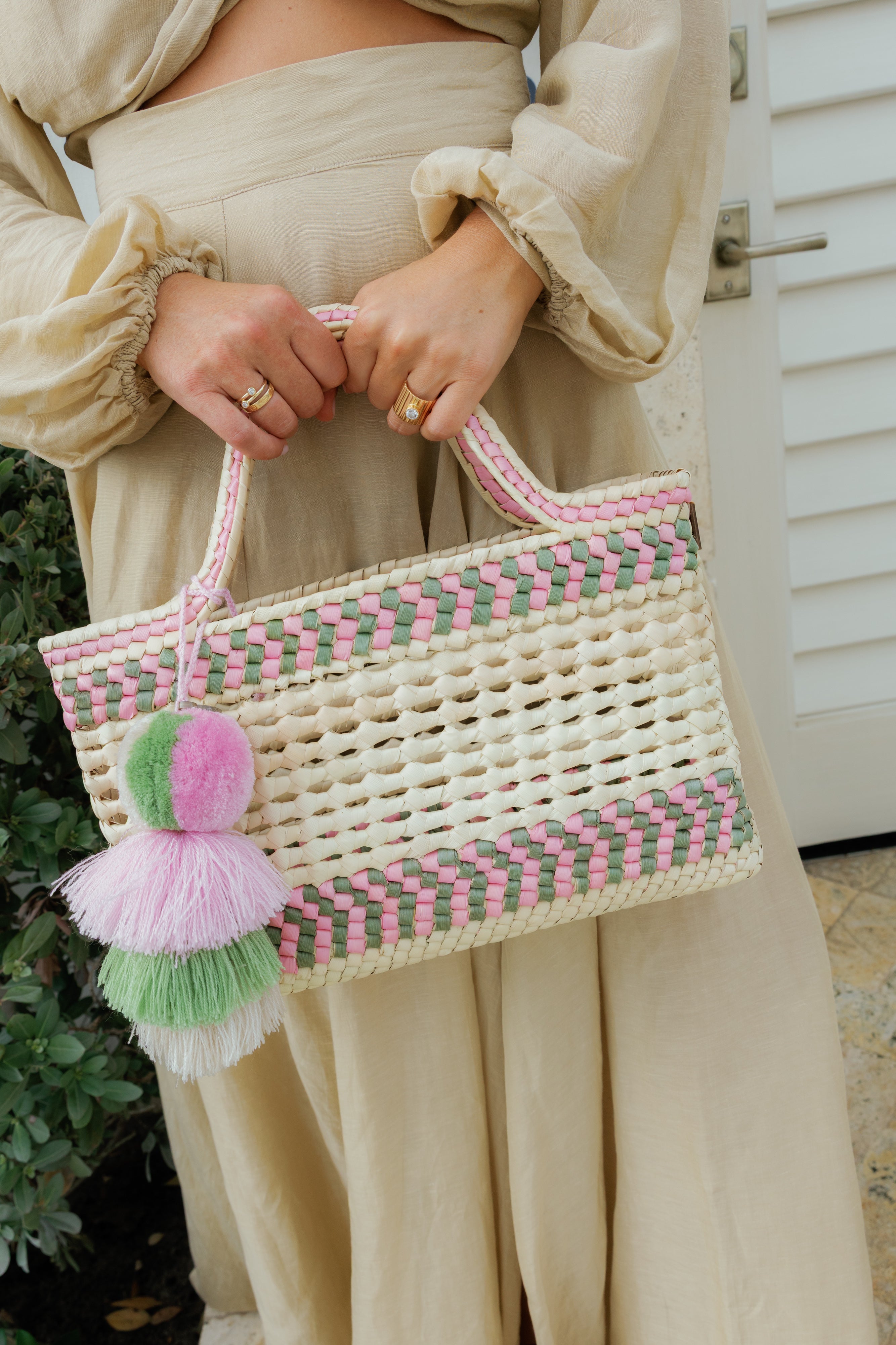 Palm Net Yatzil in Rose / Garden