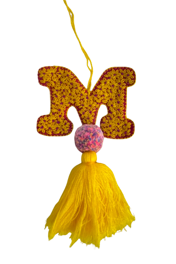 Letter Pom – M12