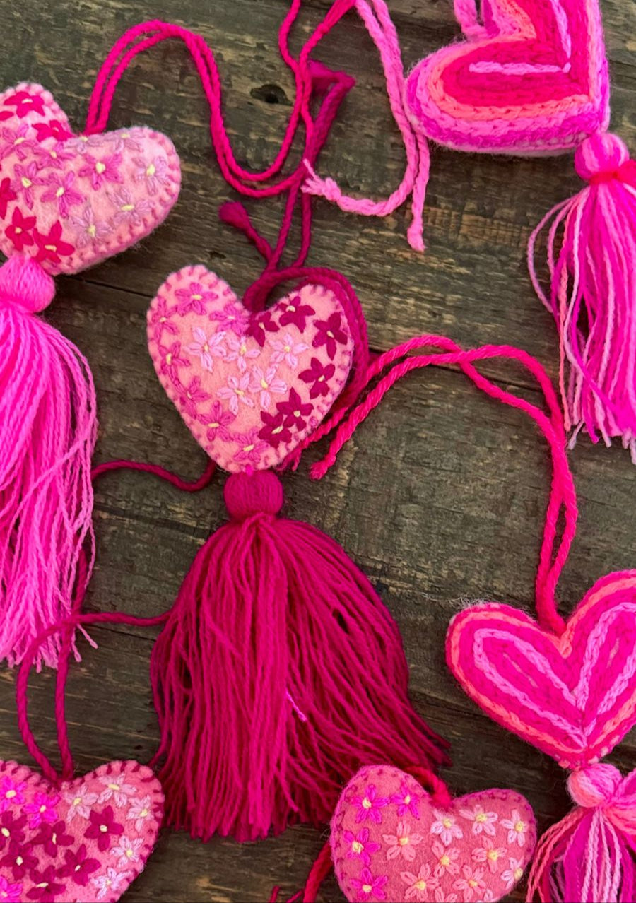 Pink Heart Pom (Gift)