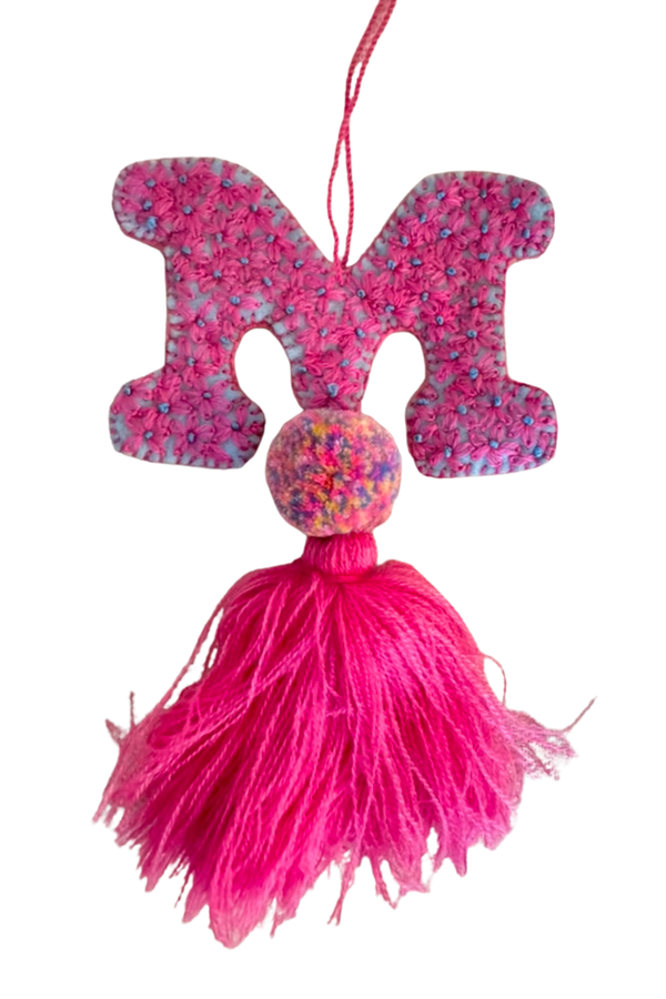 Letter Pom – M10